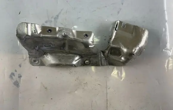 Volvo V40 Heat shield in engine bay Av619n454ab