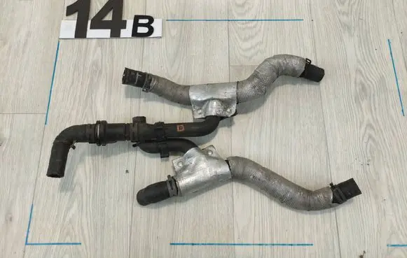 Volkswagen Golf V Engine coolant pipe/hose 1K0122073ER 4E0121113