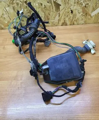Volvo XC90 Front door wiring loom 8697913