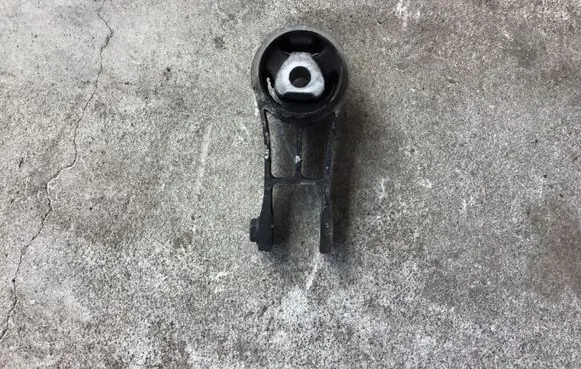 Chrysler Pacifica Engine mount bracket 46535