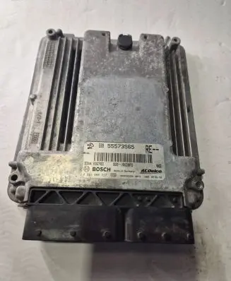 Opel Insignia A Engine control unit/module 55567953 55573565 0261S02717