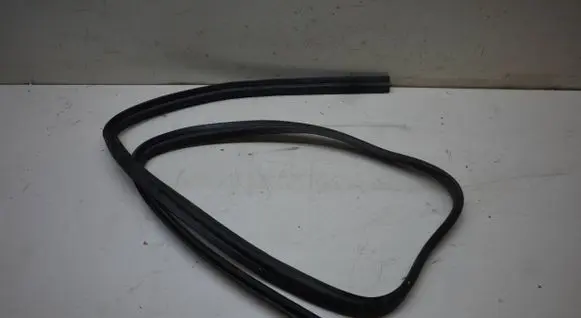 Mercedes-Benz E W211 Engine compartment rubber 