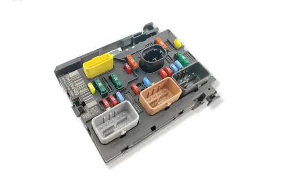 Peugeot 207 Fuse module 9661086980