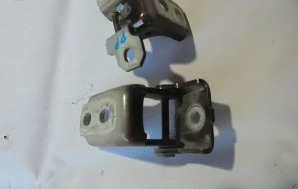 Renault Megane III Front door hinge set A073550