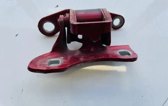 Dodge Magnum Rear door lower hinge