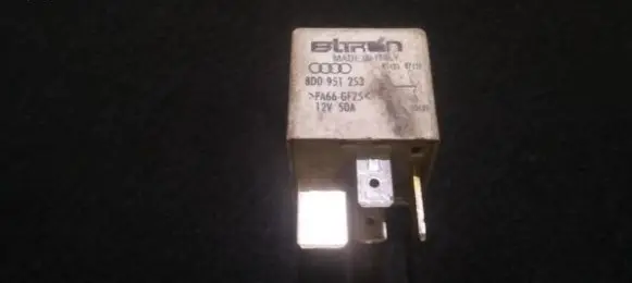 Volkswagen PASSAT B5 Other relay 8d0951253 370