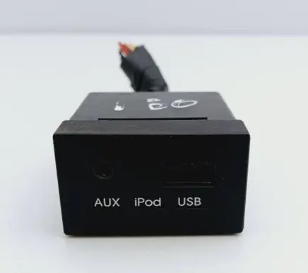 Hyundai i30 USB socket connector 961202R000