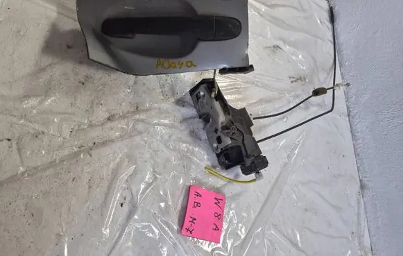 Mercedes-Benz A W168 Front door lock 231101