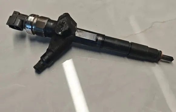 Nissan X-Trail T30 Fuel injector AW402AW4 03F28918