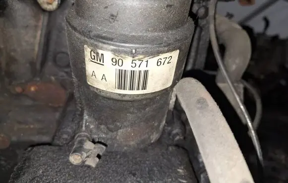 Saab 9-3 Ver1 Oil filter cover 90571672 0252738