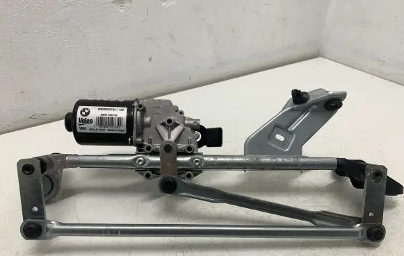 BMW 2 F46 Front wiper linkage and motor 7301043 210201