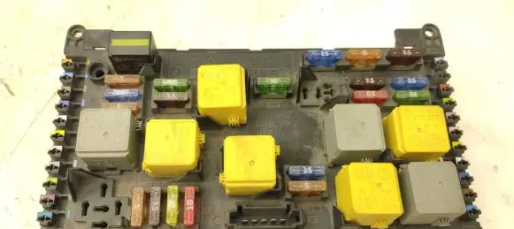 Mercedes-Benz Vito Viano W639 Fuse module A6395450801