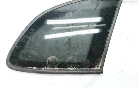 Hyundai Santa Fe Rear side window 878202b000 87820-2b000