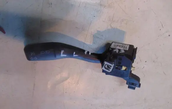 Audi A3 S3 8P Indicator stalk 8P0953513A