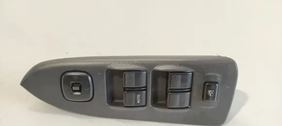 Mazda 626 Electric window control switch 1763D78