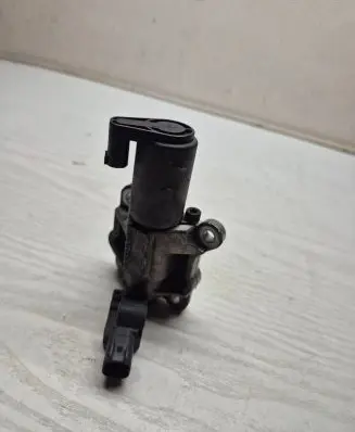 Volvo V70 Camshaft vanos timing valve F3471322 0208710181