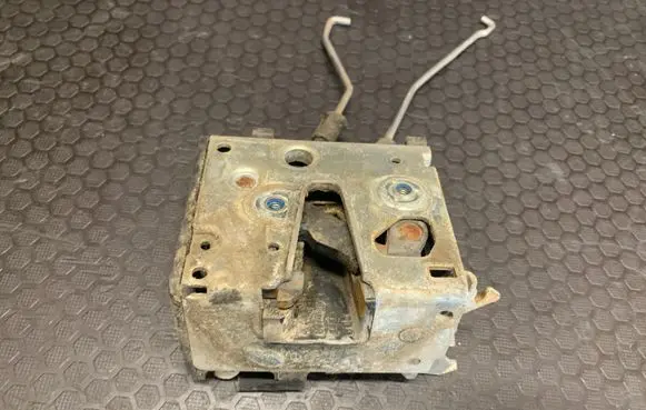 Audi 100 S4 C4 Rear door lock 4A0185