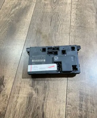Mercedes-Benz E W211 Door control unit/module 2118200326