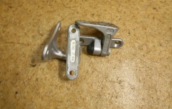 Front door hinge set