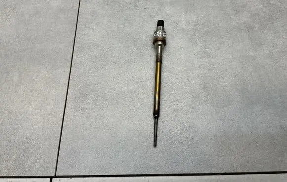Opel Zafira C Glow plug 55590467