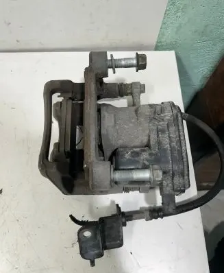 Hyundai Santa Fe Rear brake caliper