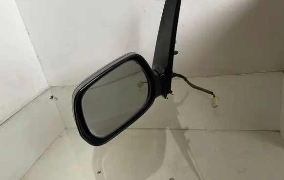 Toyota Avensis Verso Front door electric wing mirror E4012153 E4022153