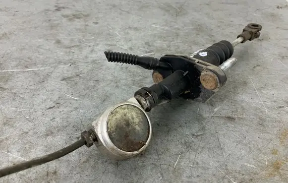 Clutch slave cylinder