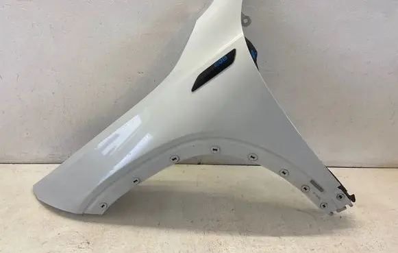 Mercedes-Benz EQB Fender A2438810100
