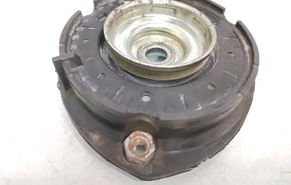 Volkswagen PASSAT B8 Front upper strut mount 5Q0412331C
