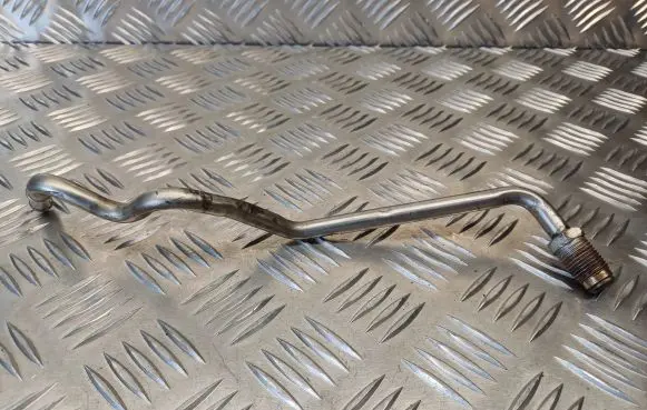 Volkswagen PASSAT B6 Exhaust gas pipe 