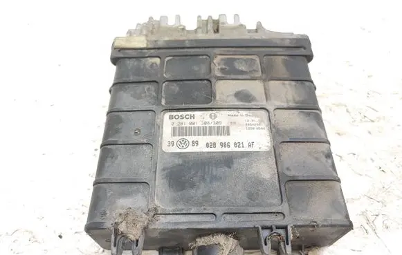 Volkswagen Golf III Engine control unit/module 028906021AF 0281001308
