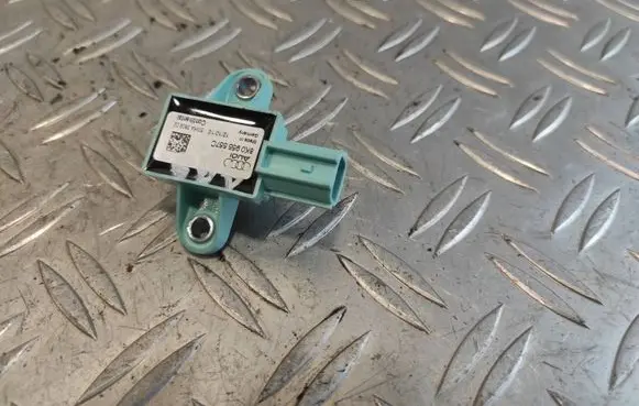 Audi A4 S4 B8 8K Airbag deployment crash/impact sensor