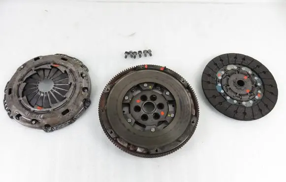 Volkswagen Golf IV Dual mass flywheel 415065410 324030210