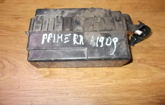 Nissan Primera Fuse box set 9f500