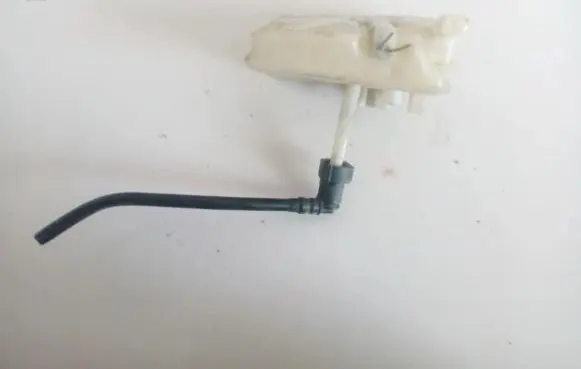 Brake fluid reservoir