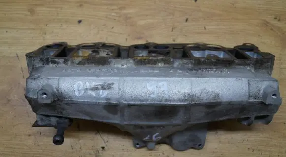 Volkswagen PASSAT B6 Intake manifold 03G129713