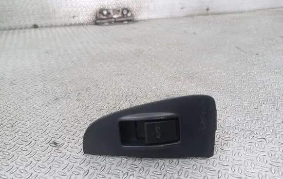 Toyota Avensis T250 Electric window control switch 7427205020