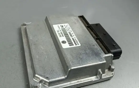 Volkswagen Touareg I Engine control unit/module 0AD927755L