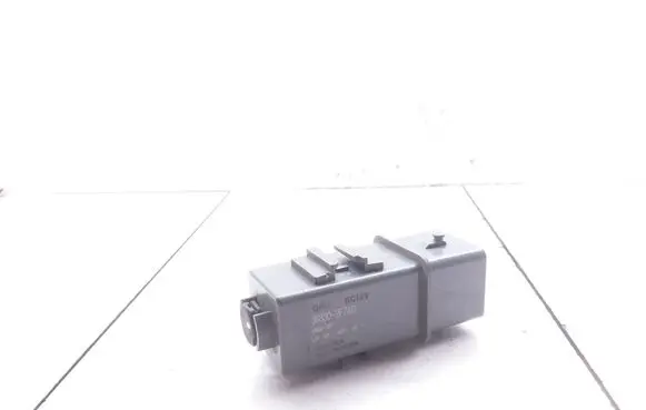 KIA Sorento Glow plug pre-heat relay 368332F700 368302F740