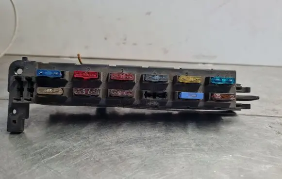 Mercedes-Benz C W202 Fuse box set 2025450801 897084000