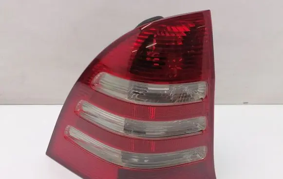 Mercedes-Benz C W203 Rear/tail lights ULO3313