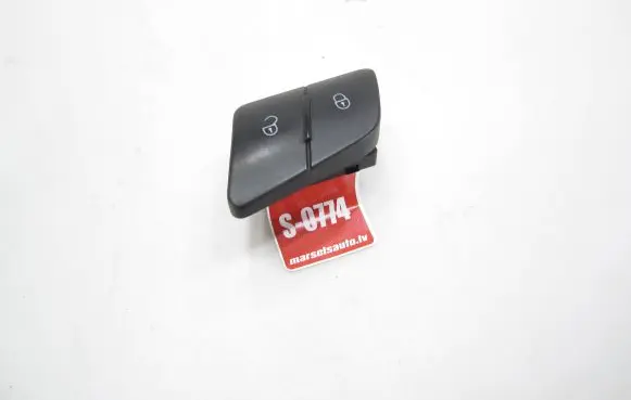 Volkswagen PASSAT B6 Central locking switch button 3C0962125B