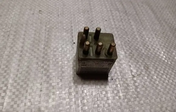 Mercedes-Benz S W126 Other relay SR9850
