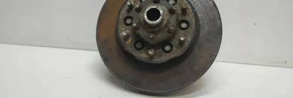 Nissan King Cab, Navara Rear wheel hub