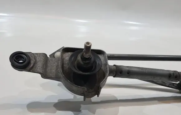 Opel Insignia A Wiper motor 13227392