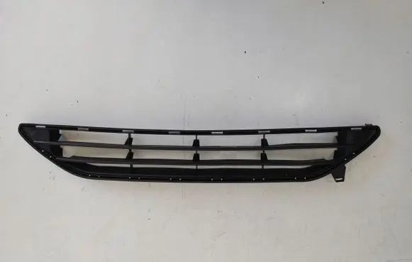 Nissan X-Trail T32 Front bumper lower grill 622546FR0A