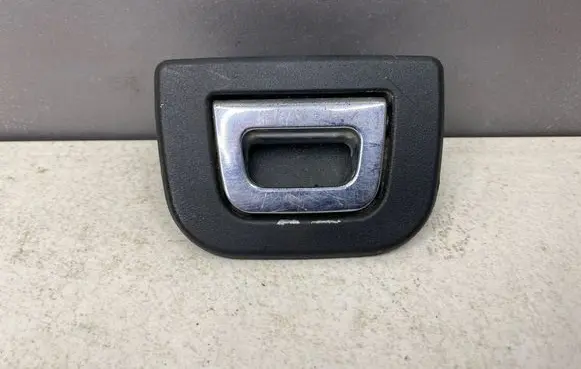 BMW 5 E60 E61 Tie down hook / loop 
