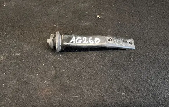 Volkswagen Touran I Other engine bay part 03G103941B