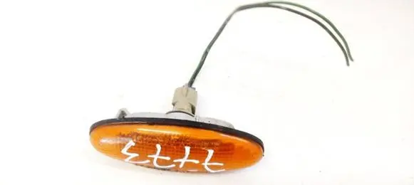Mazda 626 Front fender indicator light 0464120 046-4120
