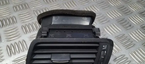 Volkswagen PASSAT B6 Dash center air vent grill 3C2819701 05773-001